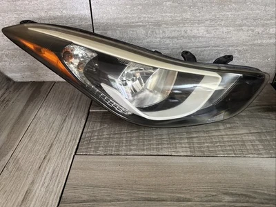 🥇Genuine 2014 2015 2016 HYUNDAI ELANTRA PASSENGER RH SIDE HALOGEN HEADLIGHT OEM - Image 1 of 4