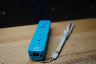 (i) OEM Nintendo Wii BLUE Remote Controller [RVL-003] with Battery Cover - Image 1 of 3