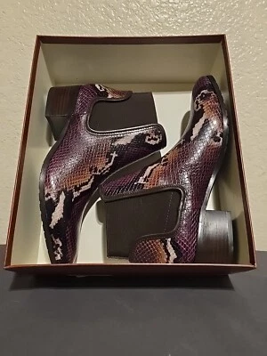 Donald Pliner Women's Dyla Snakeskin Leather Chelsea Booties!! Size US 7!! 🐍  - Image 1 of 4