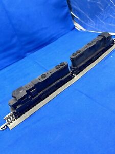 Two Athearn Blue Box 4662 GP38-2 Dummy (unpowered) Undecorated Pair