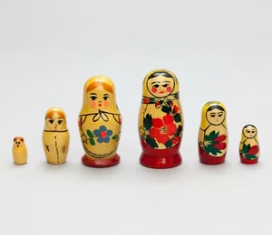Set 2 Matrioska Nesting Dolls - hand painted vintage USSR - 7 cm - 3 divisioni - Imagen 1 de 5