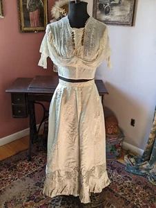 ANTIQUE 1880'S VICTORIAN IVORY SATIN LACE WEDDING GOWN - Picture 1 of 12