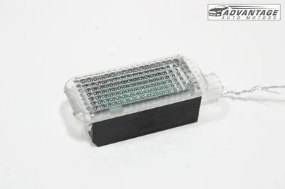 AUDI A4 QUATTRO B9 2017-2021 LADO DEL PASAJERO DELANTERO DERECHO LUZ CORTESÍA LÁMPARA OEM Foto 1 de 4