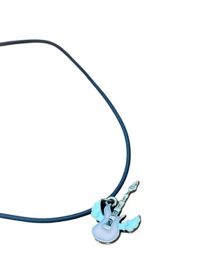 Collar colgante de guitarra de ópalo simulado con dije de plata Foto 1 de 4