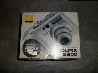 Nikon Coolpix 5200 silber Kompakte Digitalkamera - Bild 1 von 4
