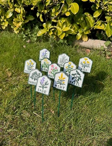 Set of 5 x Hand Painted Cast Iron Herb Garden Signs | Cooking Gardening Gifts - Picture 1 of 8