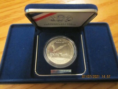 $ US Mint 1987 United States Constitution Uncirculated SILVER Dollar Box - Image 1 of 4