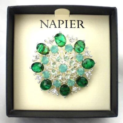 Broche prendedor Napier verde multi estrás racimo flor tono plata NUEVO caja de regalo Foto 1 de 4