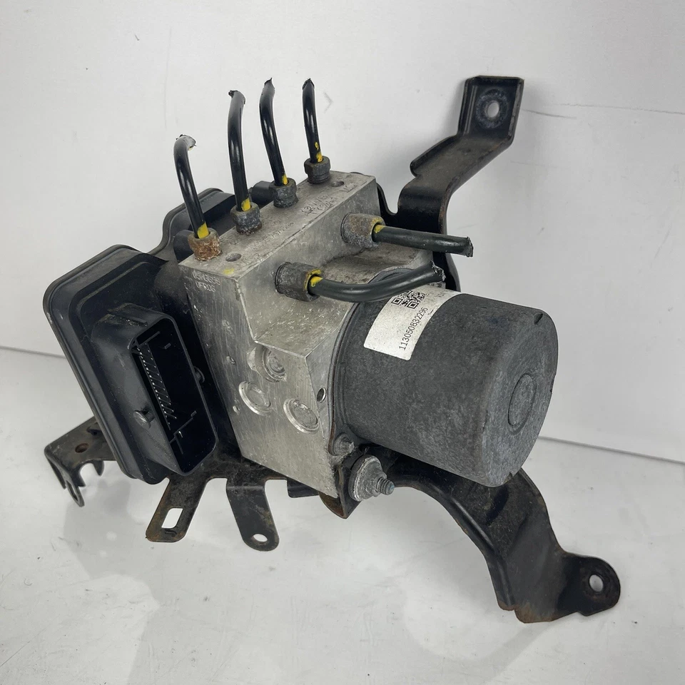 Actuador y módulo de bomba de freno antibloqueo ABS Acura RLX 2014 2015 OEM Foto 1 de 4