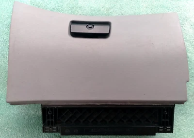 BMW M54 330 CI E46 2001 serie 3 OEM guantera puerta/tapa #8201231 Foto 1 de 4