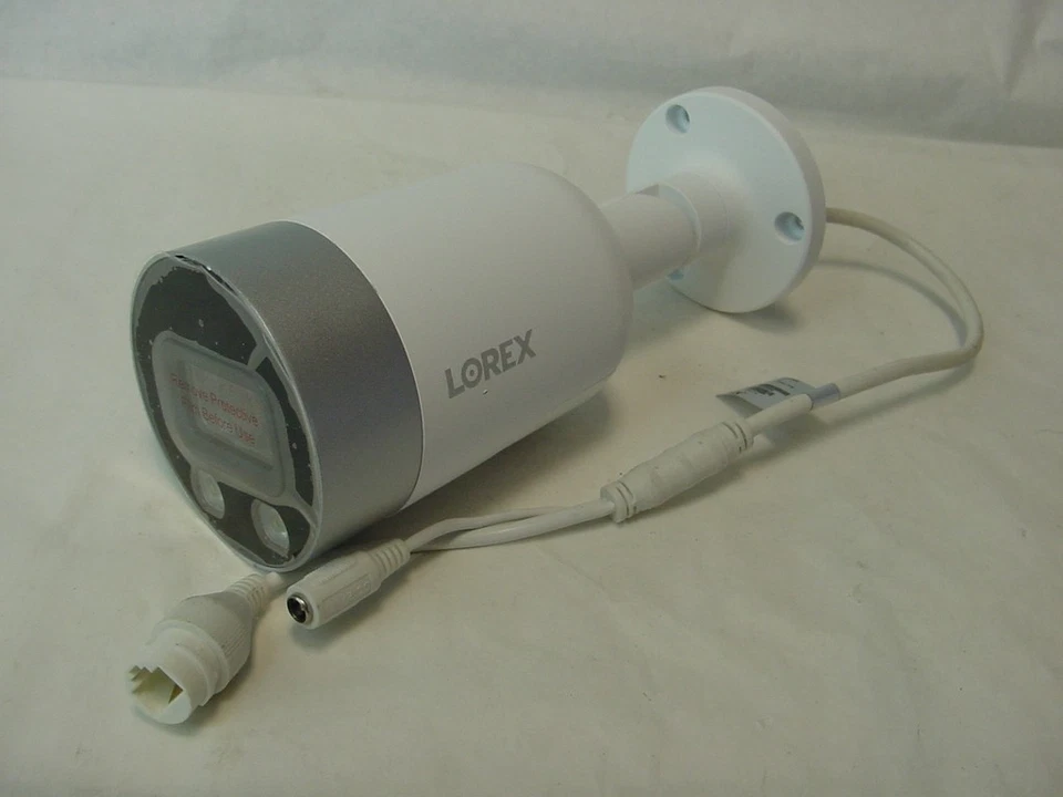 NEW - LOREX 4K IP DETERRENCE BULLET CAMERA E891AB-Z - Image 1 of 4