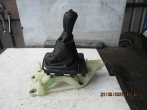 MAZDA 6 2011 MANUAL GEAR STICK SELECTOR WITH GAITER AND KNOB GS8TB - Picture 1 of 3