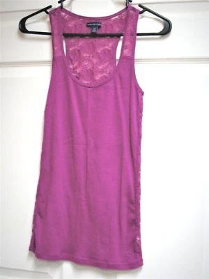 Regata American Eagle Outfitters alças de renda e costas vermelha violeta roxa tamanho M - Imagem 1 de 3