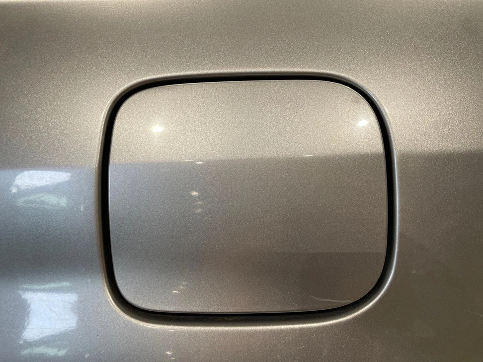 2001 - 2005 Toyota Rav4 Titanium Metallic-1D4 Fuel Tank Door - Изображение 1 из 1