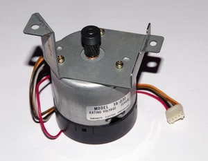 Motor eléctrico de CC YA-030 Yamamoto 35V 35VDC hecho en JAPÓN - Imagen 1 de 2