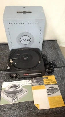 Kodak Carousel 800 Slide Projector w/ Remote PARTS OR REPAIR Powers On Good Bulb - Image 1 of 4