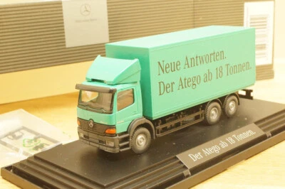 HO 1:87 Wiking Werbemodell Mercedes ATEGO 2528 Koffer fisso "atego fuori 18 - Immagine 1 di 4