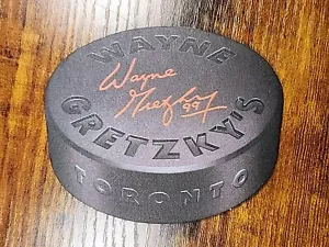 1990's Wayne Gretzky's Restaurant Puck Drink Coaster - Picture 1 of 2