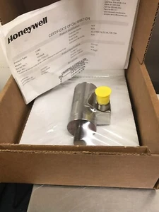 Honeywell,060-F736-01, 10000lbs RH Pressure Transducer - Picture 1 of 4