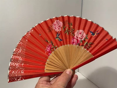 Abanico de mano vintage de papel floral japonés asiático ocupado Japón Foto 1 de 3