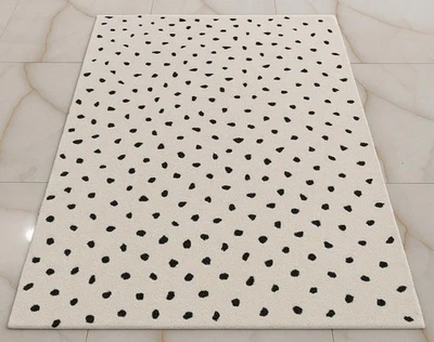 Alfombra de lana acolchada a mano: alfombra escandinava de punto dálmata Foto 1 de 4