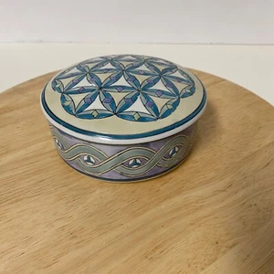 Baratija de cerámica vintage Jena Hall Toyo con tapa redonda diseño azul púrpura - Imagen 1 de 14