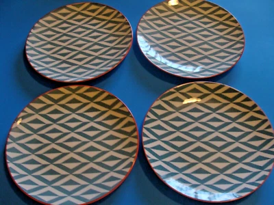 4 MEJORES HOGARES Y JARDÍN PLACA AZUL Y BLANCO 8 3/4 PULGADAS Foto 1 de 4