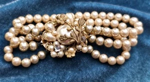 Vintage Miriam Haskell Style Unsigned Pearl Bracelet Decorative Design Clasp - Picture 1 of 14