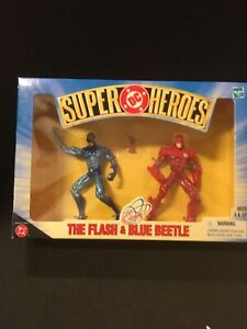 @ 1999 Hasbro DC Super Heroes The Flash and Blue Beetle with The Atom NIB