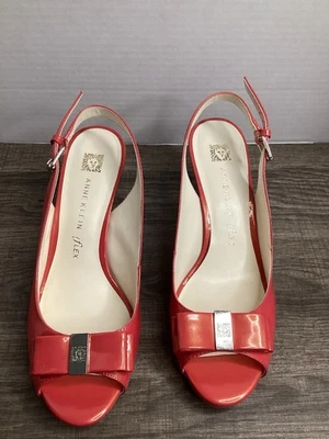 Zapatos AK Anne Klein iFlex Talla 8 Rosa Brillante Cordones Peep Toe Gatito Tacón Pom Foto 1 de 4