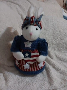 Crescent Enterprises patriotisches Plüschtier stehender Hase mit Holzherz 12 Zoll - Bild 1 von 6