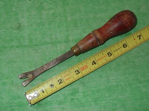 ESTRATTORE VINTAGE MANICO LEGNO 7" TAC ESTRATTORE FABBRO ARTI E MESTIERI STRUMENTO - Foto 1 di 4