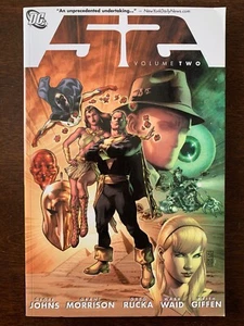 52 Volume Two DC Comics 2007 Graphic Novel - 1st Printing - Bild 1 von 12