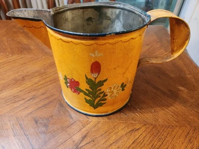 Pequeña jarra de hojalata francesa antigua pintada a mano hecha en ITALIA Foto 1 de 4