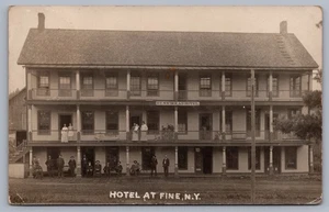 Cartolina St. Nicholas Hotel Fine NY RPPC Adirondacks St. Lawrence County L4 - Foto 1 di 3