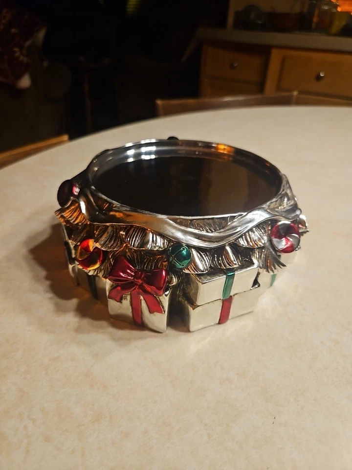 Homeworx Harry Slatkin Navidad Pedestal Candelabro Plata Regalos Campanas y Mintas Foto 1 de 4