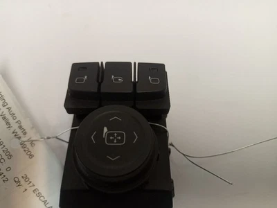 Interruptor del espejo retrovisor delantero del conductor de Cadillac Escalade 2017 12482499 Foto 1 de 4