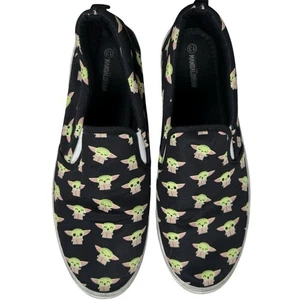 Scarpe da skate Star Wars taglia 13 Mandalorian Grogu Baby Yoda nere Disney - Foto 1 di 8