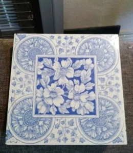 PILLKINGTON Floral Aesthetic Tile - Picture 1 of 3