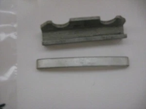 AMC 1974/76 Bendix Caliper Mount and Spring P/N 3223414 - Foto 1 di 2
