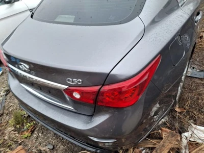 Б/у правый задний фонарь в сборе подходит: 2015 Infiniti Q50 установка на четверть панели - Изображение 1 из 4