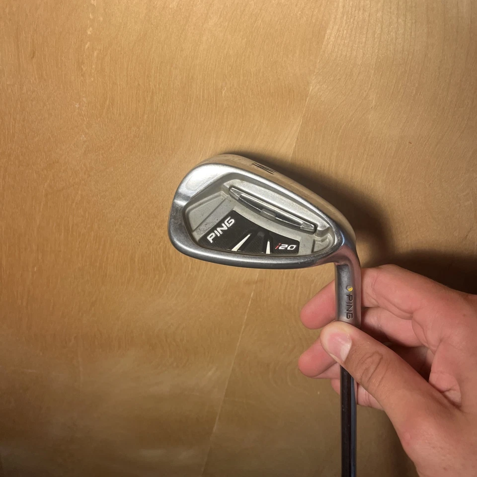 Cuña de lanzamiento Ping I20 Pw acero varilla flexible regular punto amarillo diestro golf Foto 1 de 4