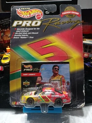 Hot Wheels Terry LaBonte Kellogg's w/Trading Card 1/64 Synth Rubber Tires - Image 1 of 4
