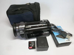 Panasonic HDC-SD800 3MOS Full HD obiettivo Leica AVCHD scheda SD videocamera e SD da 16 GB - Foto 1 di 13