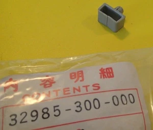 HONDA CB400F 32985-300-000 CABLE GROMMET NOS 1 QUANTITY OEM FREE SHIPPING - Picture 1 of 1