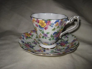 Royal Standard Bone China Footed Cup & Saucer 1523 Chintz Floral Made in England - Picture 1 of 5