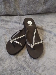 NEW Yellow Box Women StormyBlack Bling Sparkle Sandals Flip Flops Slide On Sz 8 - Picture 1 of 3