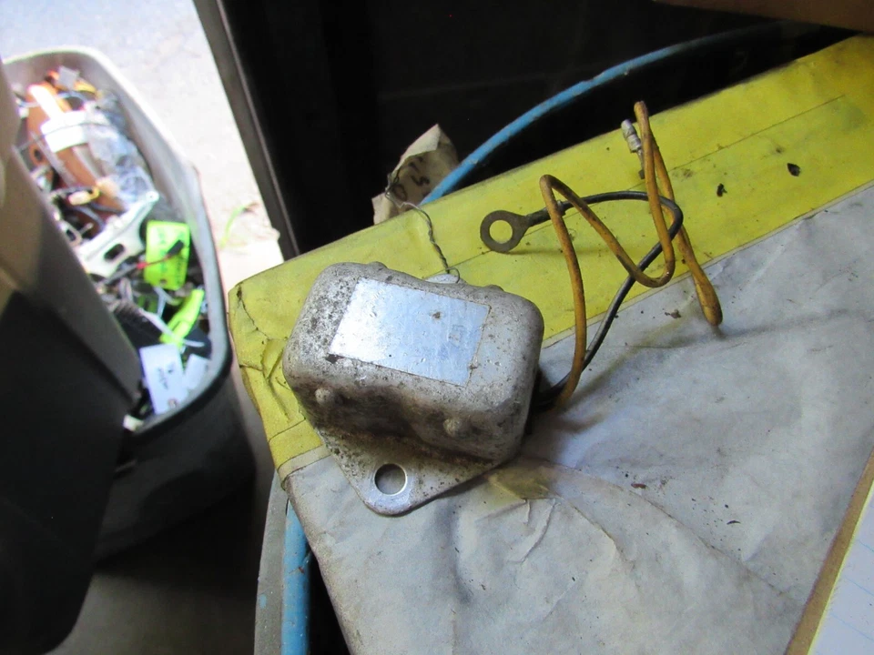 Suzuki GS400 1978 regulador de voltaje  Foto 1 de 1