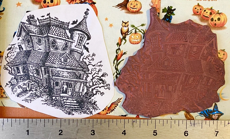 HALLOWEEN CASA EMBRUJADA Mansión Montada en Espuma Gris Fantasmas Espeluznante truco o trato Foto 1 de 1