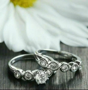 Anello da sposa in oro bianco massiccio 14 kt con diamanti taglio tondo... - Foto 1 di 4